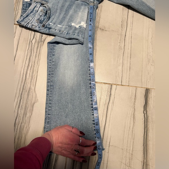 BKE Billie Cropped Flare Stretch Jean Buckle Jeans - Picture 14 of 16